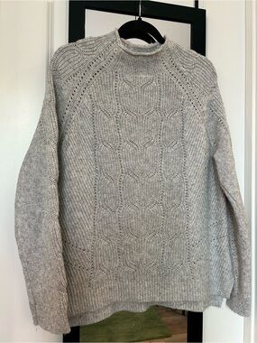 Talbots women’s Gray Cable Knit Sweater - Classic Crewneck